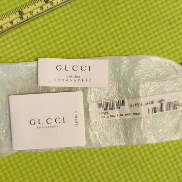 Gucci GG 3 cm gold buckle navy belt - Picture 6 of 8